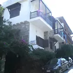 Papatzikos Traditional Apartmanhotel 3*