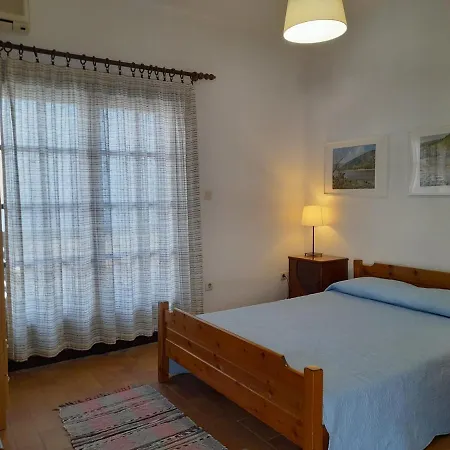 Papatzikos Traditional 3* Neos Marmaras