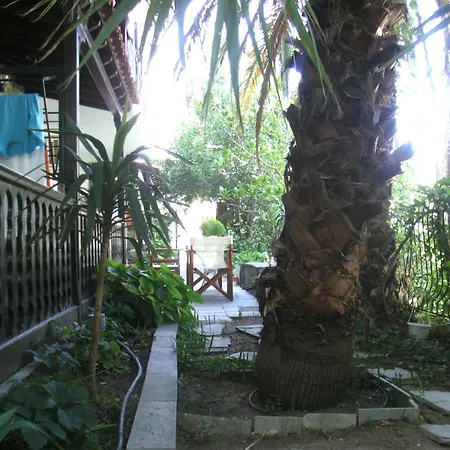 Hotel apartamentowy Papatzikos Traditional