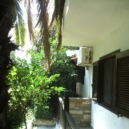 Papatzikos Traditional 3*