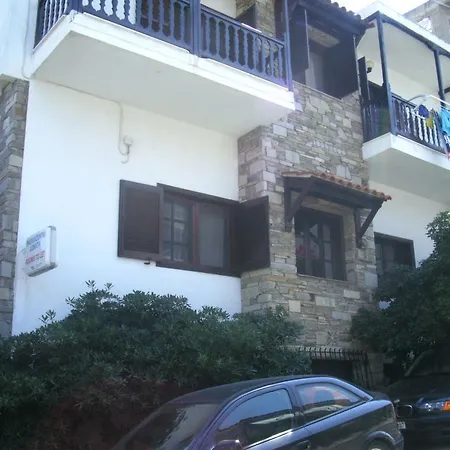 Hotel apartamentowy Papatzikos Traditional Neos Marmaras