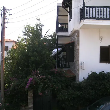 Hotel apartamentowy Papatzikos Traditional Neos Marmaras