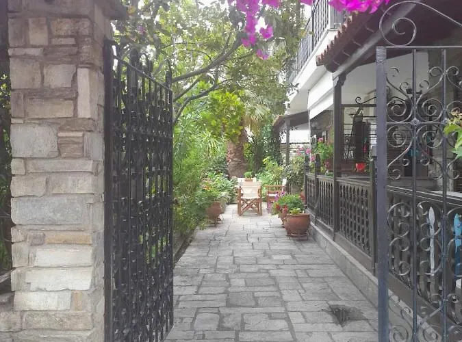 Papatzikos Traditional