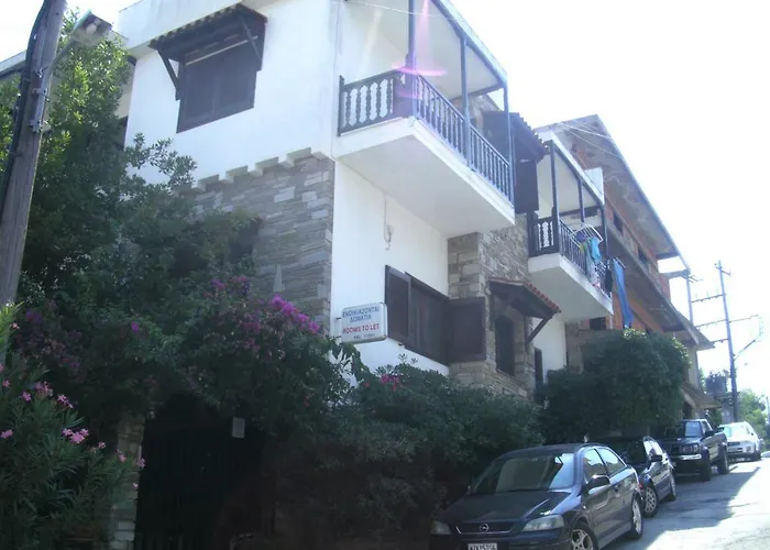 Papatzikos Traditional Aparthotel 3*
