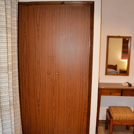 Papatzikos Traditional Aparthotel Neos Marmaras