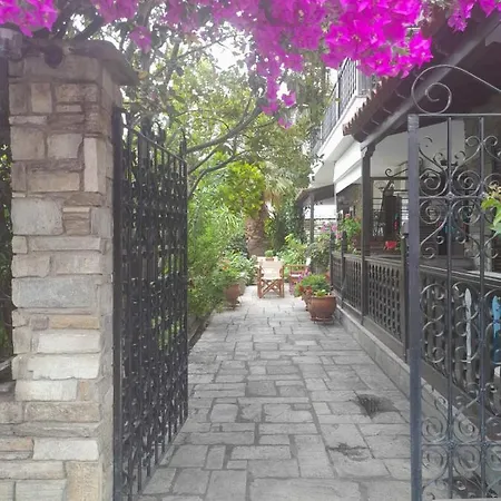 Papatzikos Traditional
