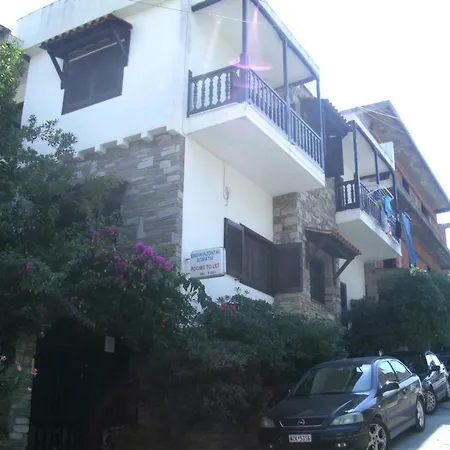 Papatzikos Traditional Aparthotel 2*