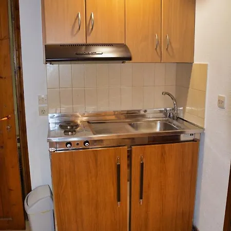 Papatzikos Traditional Néos Marmarás