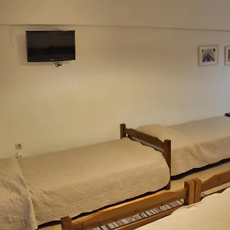 Papatzikos Traditional Néos Marmarás