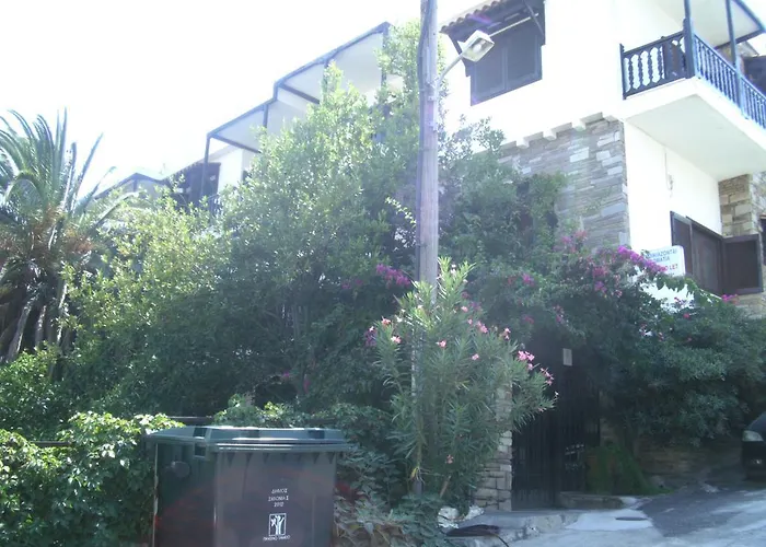 Papatzikos Traditional Νέος Μαρμαράς